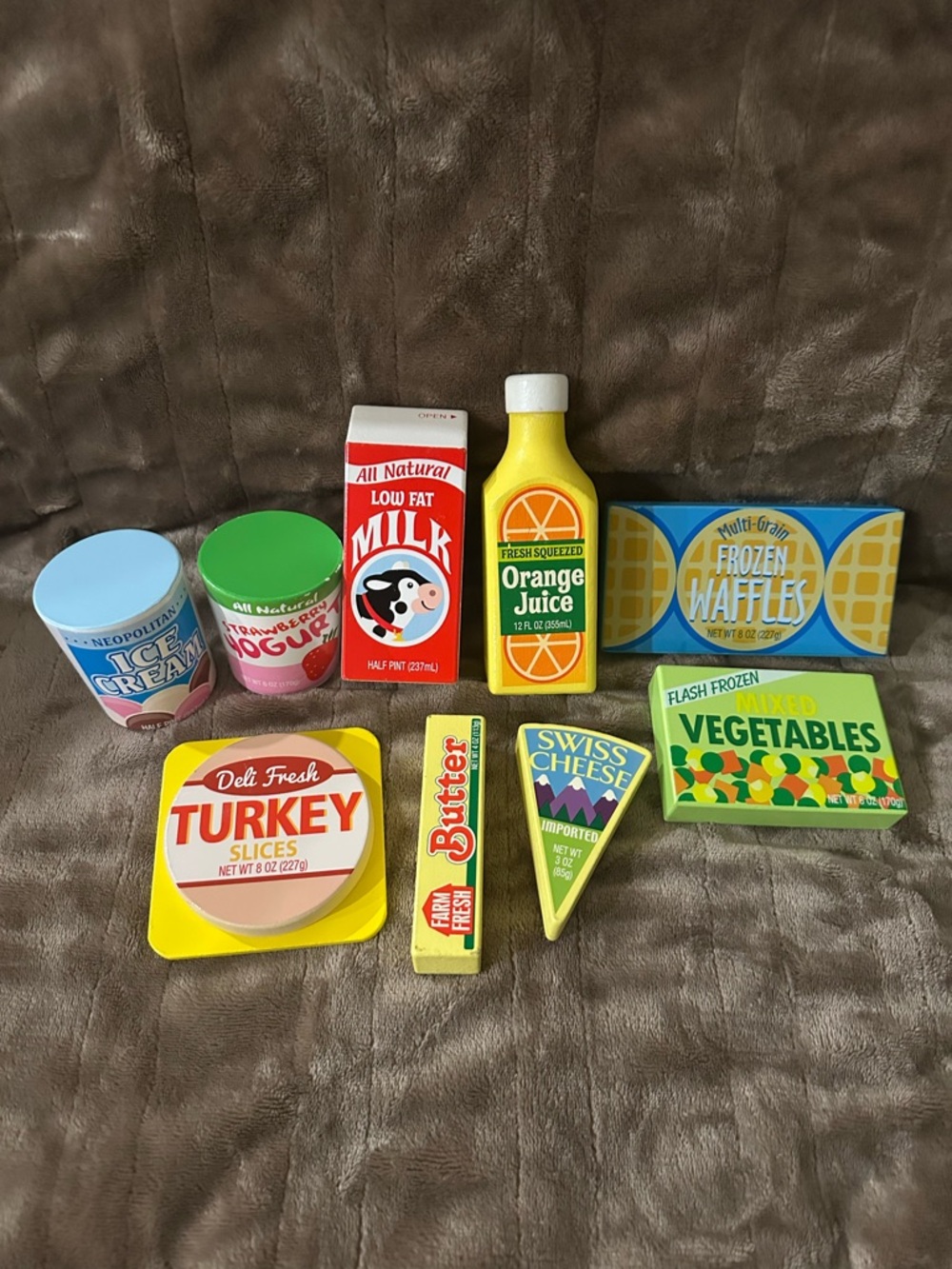 Melissa & Doug (3 Sets) - Grocery Store/Wooden Fridge Food/Fill & Roll Basket - Picture 3 of 4